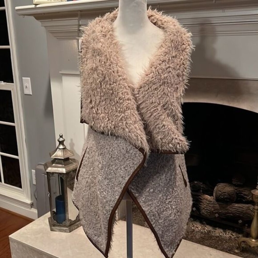 Love Tree vest size small